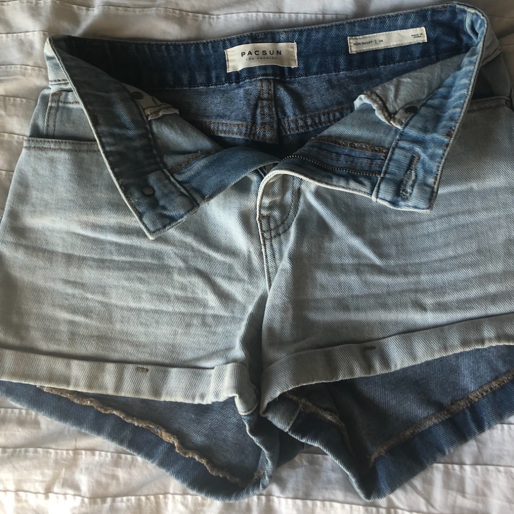 Dual-Wash denim shorts